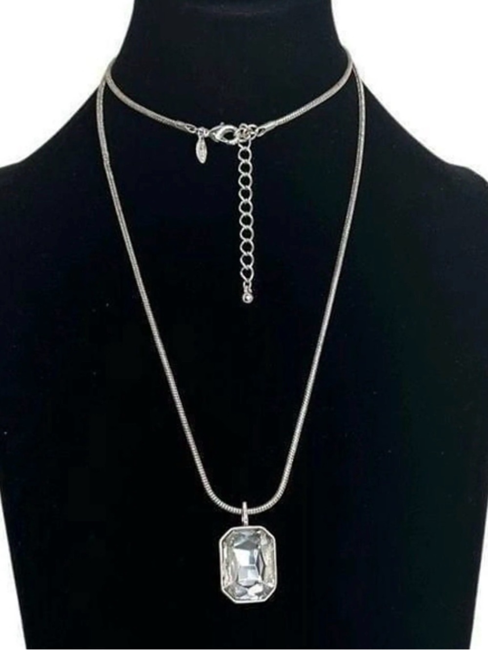 Chico’s NWT Silver Tone Snake Chain Faceted Glass Pendant Necklace